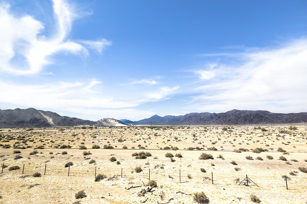 25 - DESERTO DEL NEVADA - AI CONFINI DELL'AREA 51.jpg